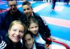Sabina Varsallona e i ragazzi della Vivo karate Club di Genova
